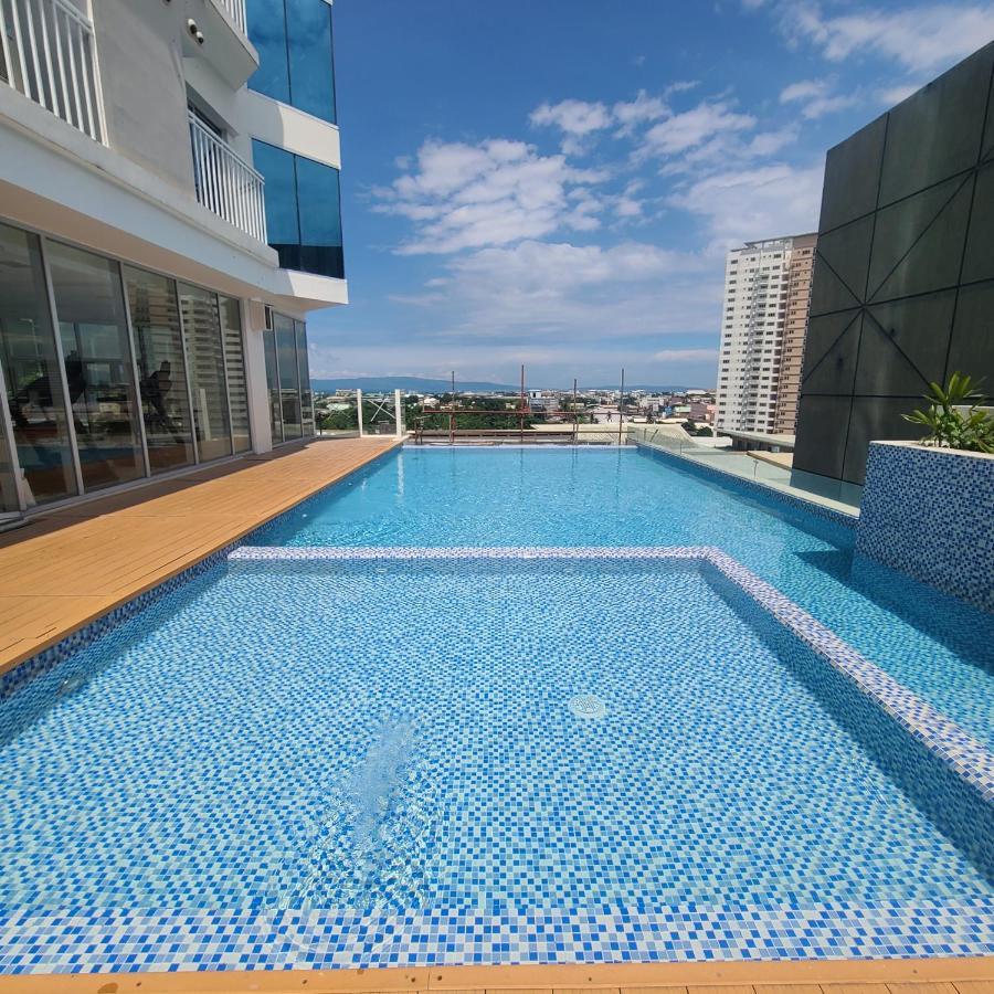 Inspiria Condo Free Airport Pickup For 3 Nights Stay Or More Davao City Kültér fotó